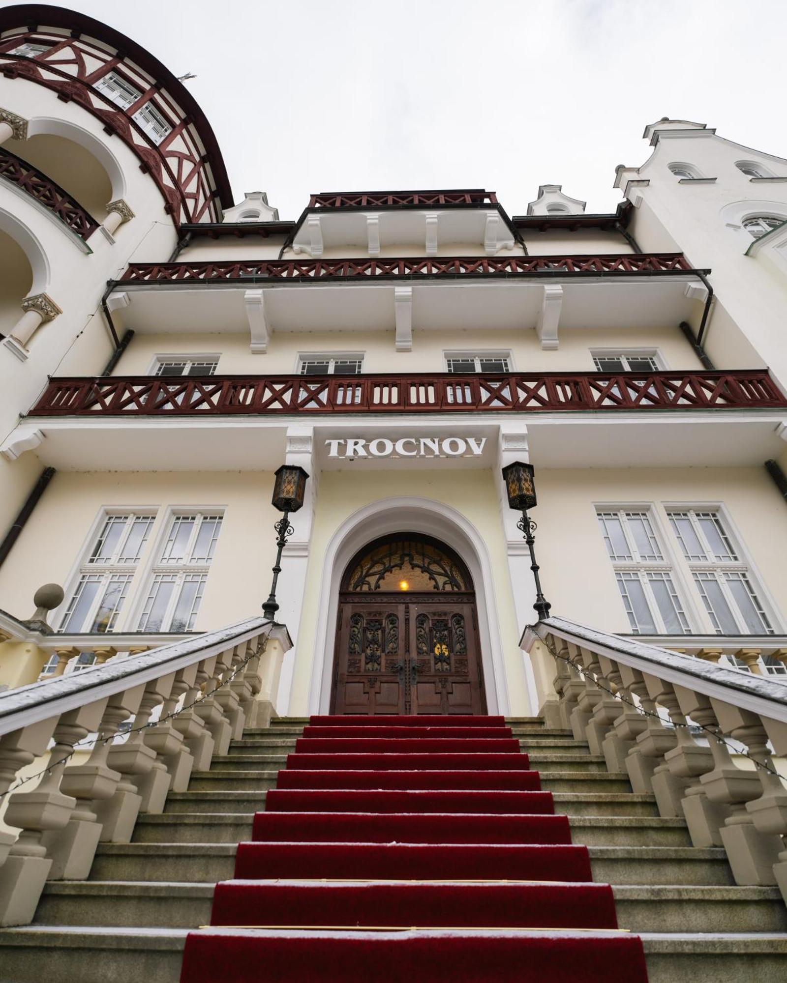 Spa Hotel Villa Smetana カルロヴィ・ヴァリ エクステリア 写真
